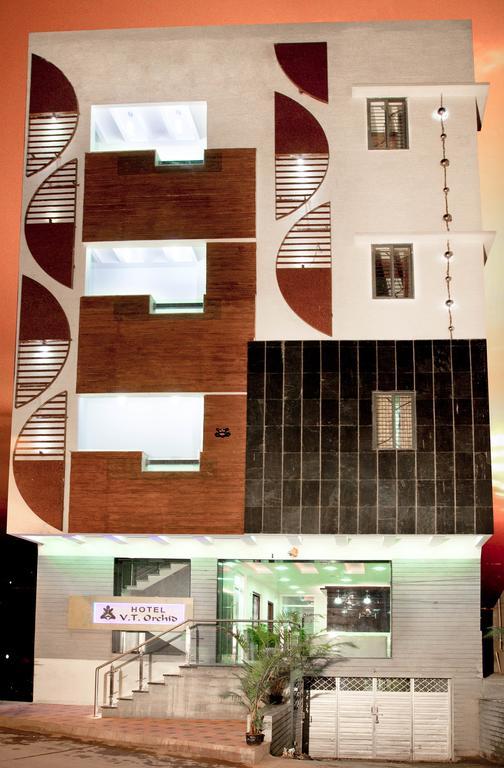 Hotel Vt Orchid Chennai Exteriör bild